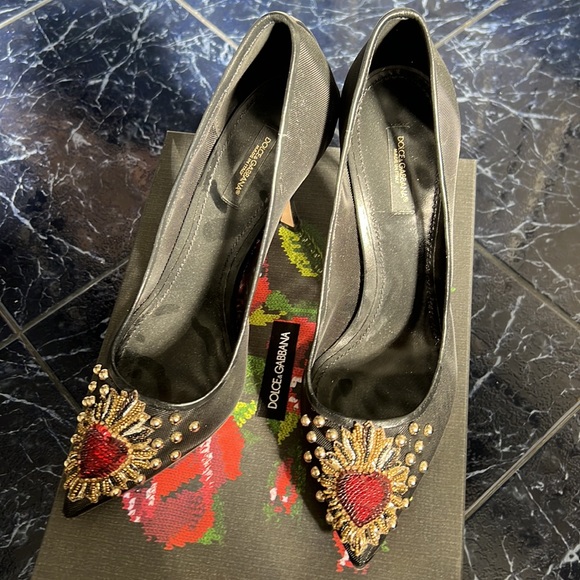 Dolce &Gabbana Lori leather embellished mesh pump - Picture 7 of 12